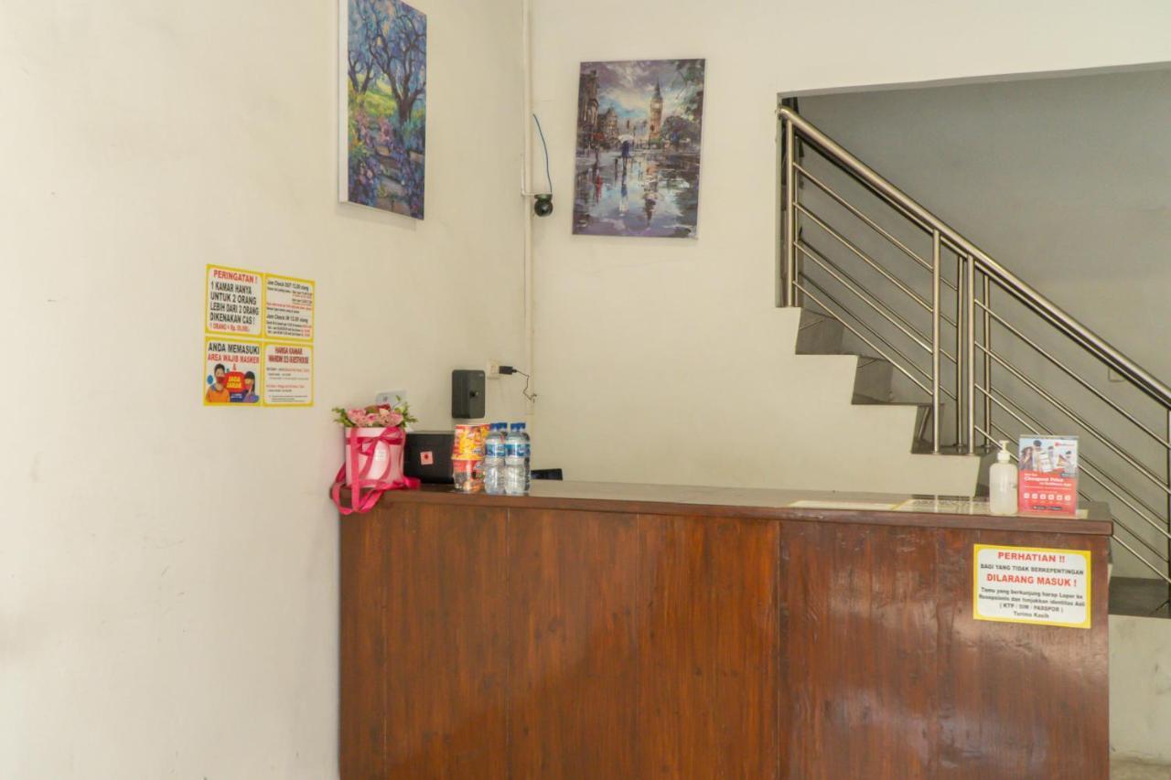 Reddoorz @ Jalan Wahidin Medan Hotel Exterior photo